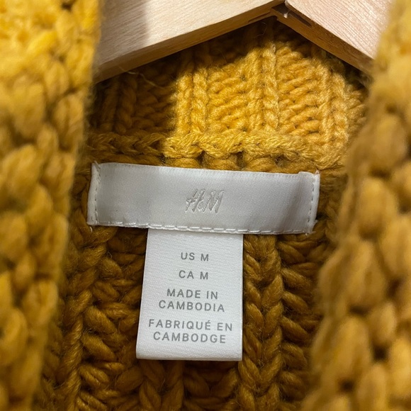 H&M Orange Knit Cropped Sweater - Picture 4 of 4